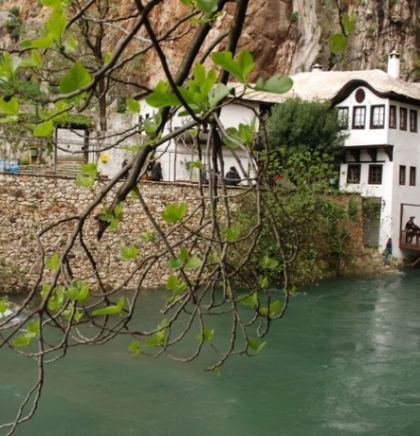 Puni smiraj na izvoru Bune