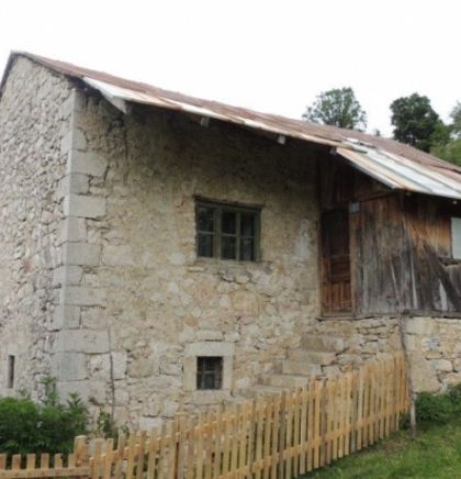 Fejzibeg platio, a gradili Dalmatinci