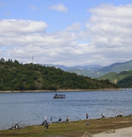 Održano takmičenje u sportskom ribolovu na Jablaničkom jezeru (VIDEO)