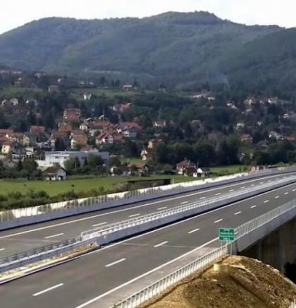 Na autoputu A-1 Sarajevo sjever-Sarajevo zapad izvode se radovi na ulazu u tunel Oštrik
