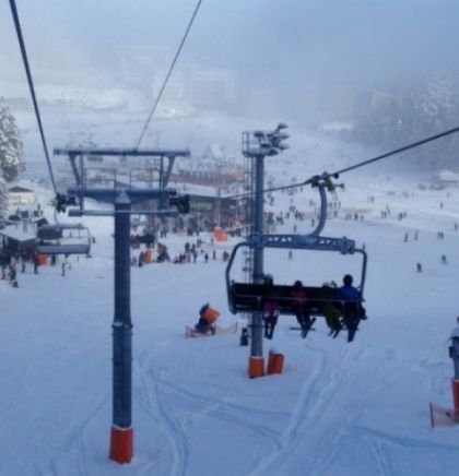 Na vrhu Bjela&scaron;nice visina snijega preko metar i po