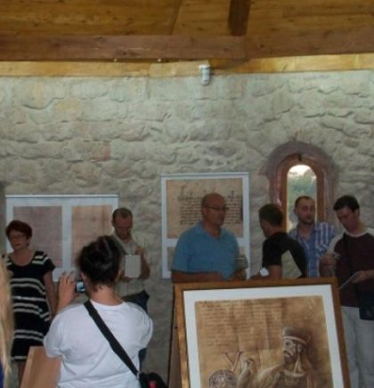 Replike povelja i pečata srednjovjekovnih bosanskih vladara u Livnu i Mostaru