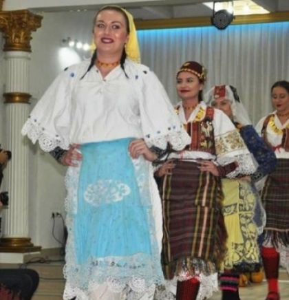 Treća revija narodnih no&scaron;nji iz Bosne i Hercegovine održana u Dvoru u Tolisi