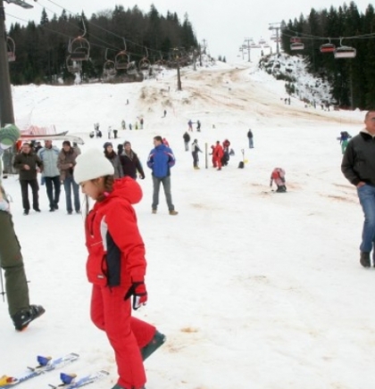 Prvi decembarski vikend na Jahorini sa više od 2.000 skijaša