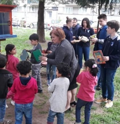 Bihaćki osnovci izgradili i postavili 'kućice za knjige'