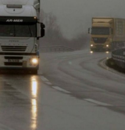 Jutros u BiH saobraća se po mokrim i mjestimično klizavim kolovozima