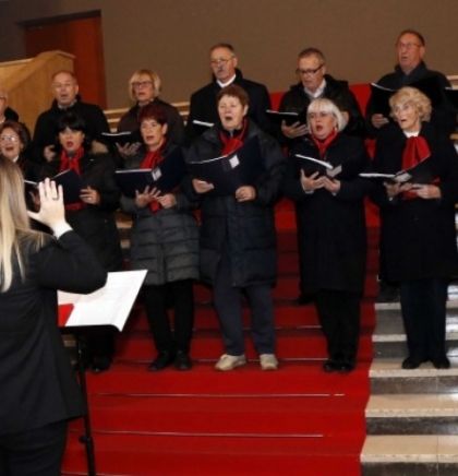 Pjevačko društvo 'Mirta' održalo koncert ispred Kosače