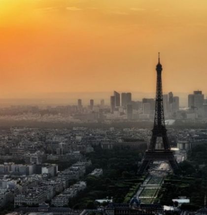 Turisti u Parizu zbunjeni novim pravilima za nošenje maski