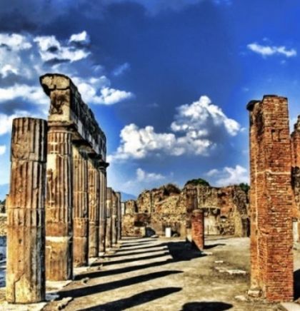 Zbog selfieja na Pompejima turistkinji prijeti kazna od 3000 eura
