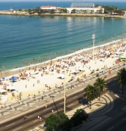Brazil - Hiljade ljudi na plažama u Rio de Janeiru traži spas od vrućine