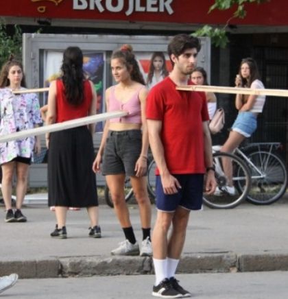 Međunarodna glumačka trupa performansima najavila "Ljetne večeri Studio Tetara"