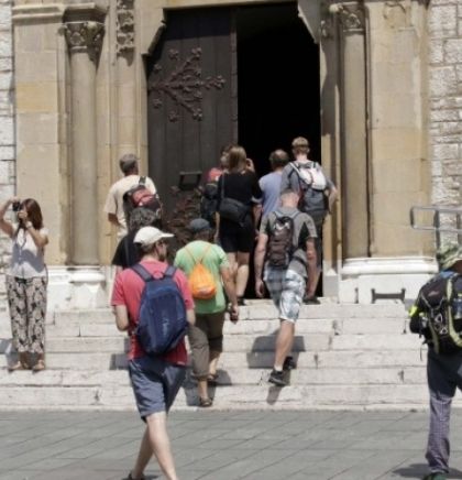 U Federaciji BiH u junu 57.769 turista, 51, 3 posto više nego u maju