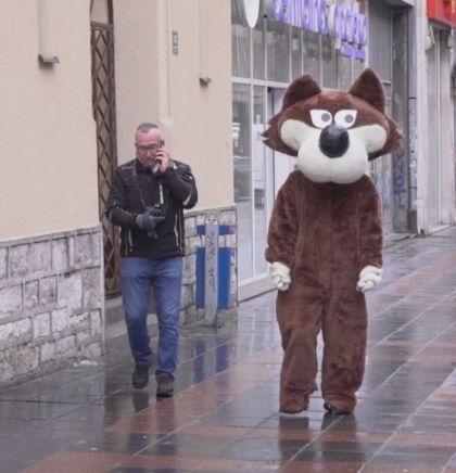 Vučko na ulicama Sarajeva proslavio 38. rođendan i godi&scaron;njicu ZOI