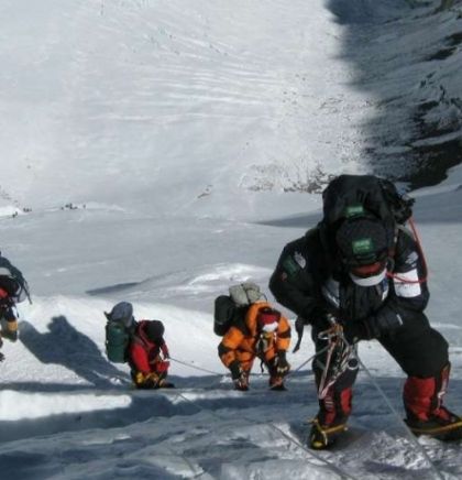 Ruski alpinista poginuo u kampu na Mount Everestu