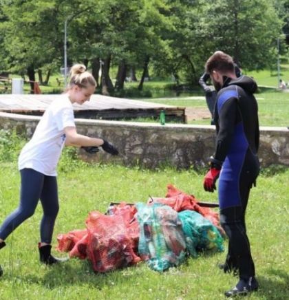 Nakon čišćenja Malog Plivskog jezera, volonteri Sparkasse banke kreću u akciju čišćenja rijeke Bosne