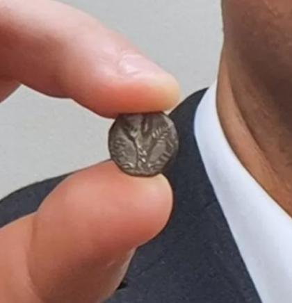 Ukradeni drevni novčić vrijedan milion dolara vraćen u Izrael nakon višegodišnje potrage