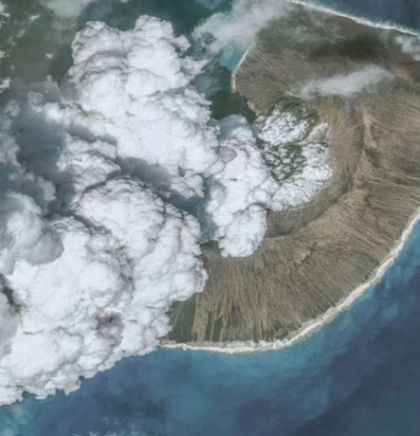 Indonezija: Vulkan Merapi izbacuje vruć oblak i lavu