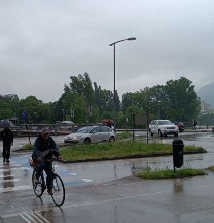 Danas pretežno oblačno, poslijepodne razvedravanje