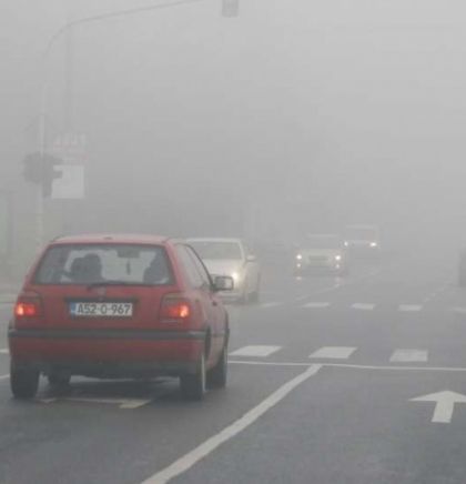Oprez zbog magle i jakih udara vjetra na pojedinim putnim pravcima
