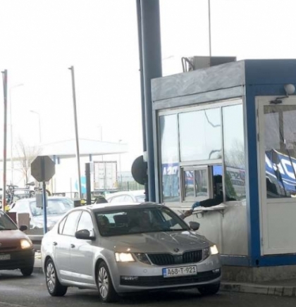 Na graničnim prelazima promet putničkih vozila pojačan