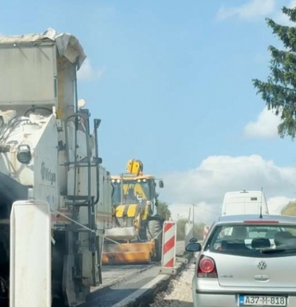 Izmjena režima saobraćaja na brojnim dionicama zbog radova