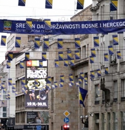 Počelo dekorisanje sarajevskih ulica povodom Dana državnosti BiH