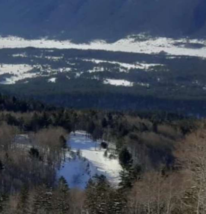 U centralnim i istočnim područjima oblačno vrijeme, u ostatku zemlje sunčano, na Bjela&scaron;nici -12