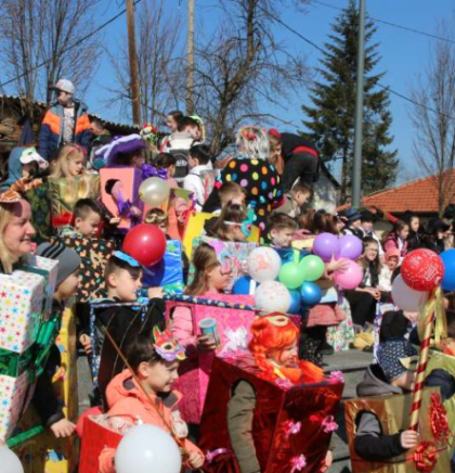 Tuzla zasjala u bojama pokladnog karnevala