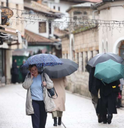 U BiH danas pretežno oblačno i nestabilno vrijeme sa ki&scaron;om, pljuskovima i grmljavinom