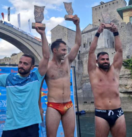 Evald Krnić i Emel Tiro pobjednici 459. skokova sa Starog mosta