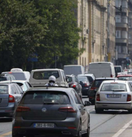 Dobra prohodnost većine putnih pravaca, mogućnost odrona kamenja na kolovoz