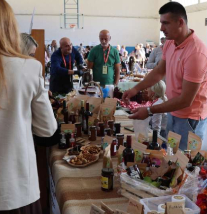 Sedamnaesto izdanje manifestacije 'Hercegovački plodovi Mediterana' otvoreno u Stocu