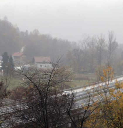 Kolovoz pretežno vlažan ili suh, zbog vjetra upozorava se na odrone