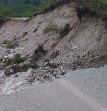 Saobraćaj zatvoren na dionici M-17.5 Jablanica-Blidinje zbog odrona