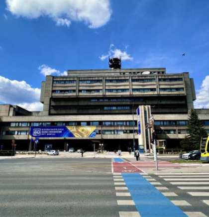 U Historijskom muzeju BiH večeras izložba 'Dru&scaron;tvo na aparatima' povodom 80. godi&scaron;njice BHRT-a