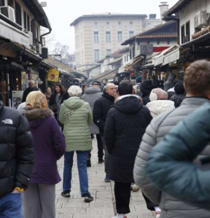 Sarajevo pred Novu godinu: Gužve na ulicama, rekordi u turizmu i pojačane mjere sigurnosti