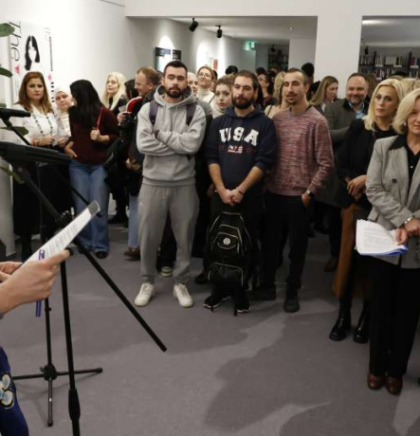 Izložba &lsquo;Nama nije ovo ok, a vama?&rsquo; otvorena sinoć u u Europe House u Sarajevu