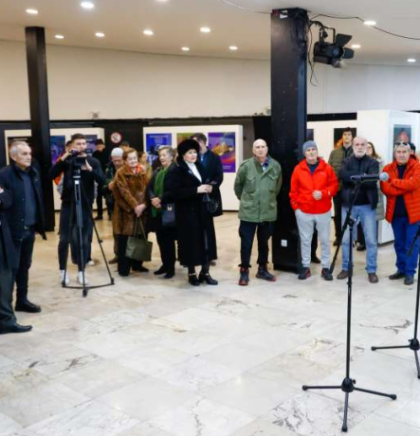 U Galeriji JU BKC KS postavljena izložba postera 'Sarajevske zime' umjetnika Kemala Hromića