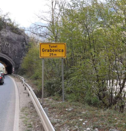 Suh i mjestimično vlažan kolovoz, uslovi za vožnju povoljni