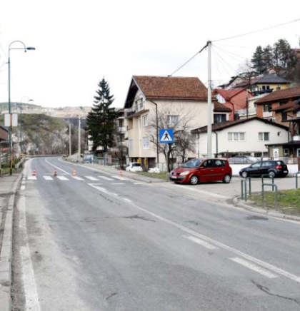 Na bh. cestama saobraća se po suhom i mjestimično vlažnom kolovozu