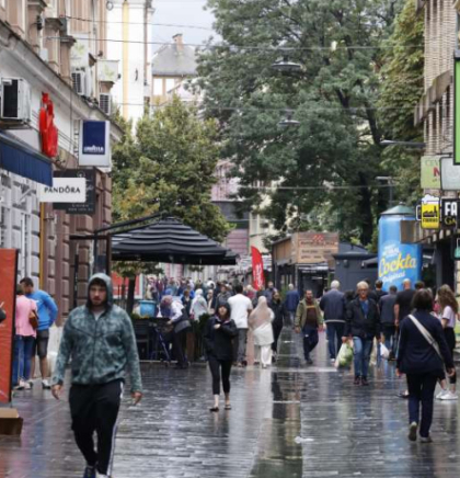 Sunčano vrijeme, tokom dana povećanje oblačnosti s lokalnim pljuskovima 