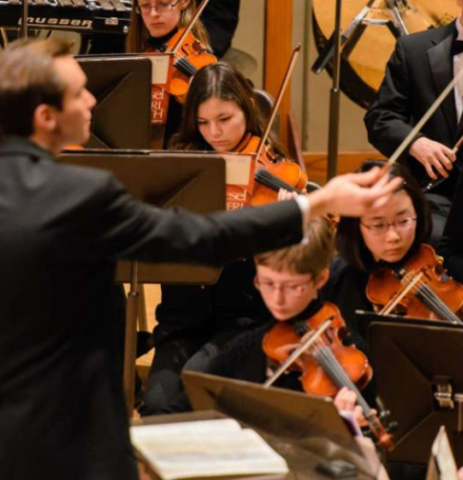 Renomirani Kalamazoo Junior Symphony Orchestra u srijedu na otvorenom ispred Kosače