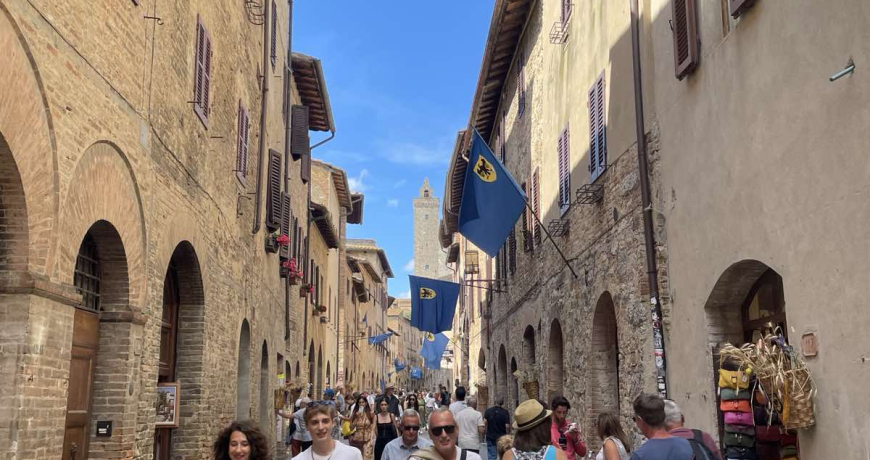 San Gimignano &ndash; srednjovjekovni grad koji čuva 14 kamenih kula i duh stare Toskane