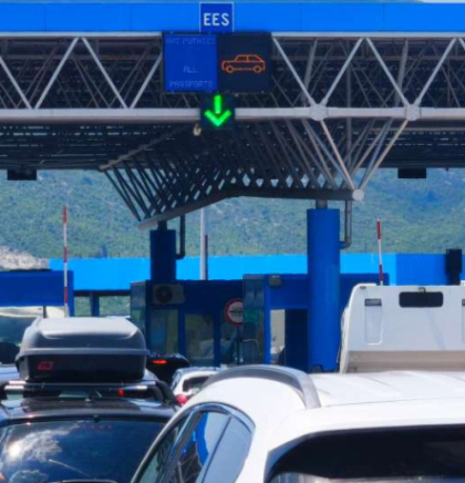 Na graničnim prelazima Izačić i Velika Kladu&scaron;a pojačan promet vozila na izlazu iz BiH 